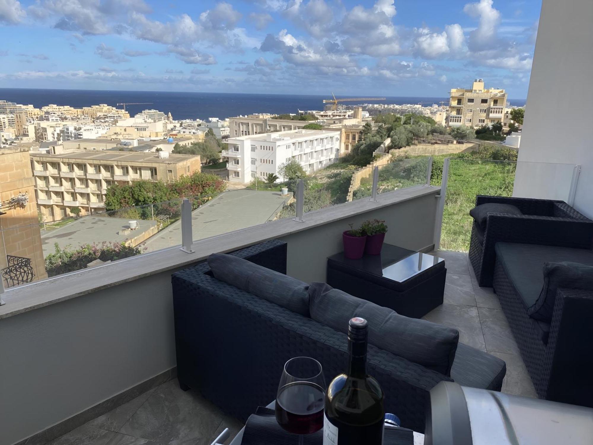 Top-Notch Apartment With Sea View, Bbq And Jacuzzi Saint Julian's Exterior photo